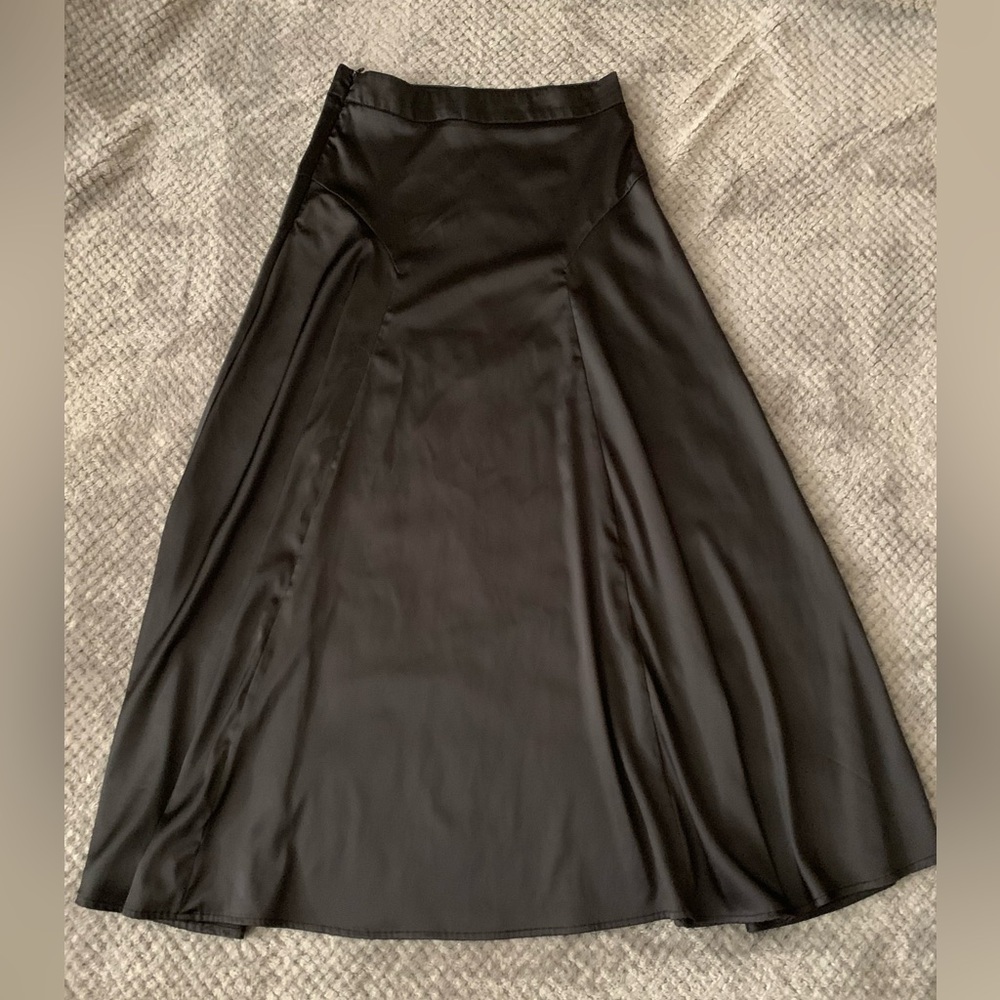 NWOT BLACK MAXI SKIRT. XS